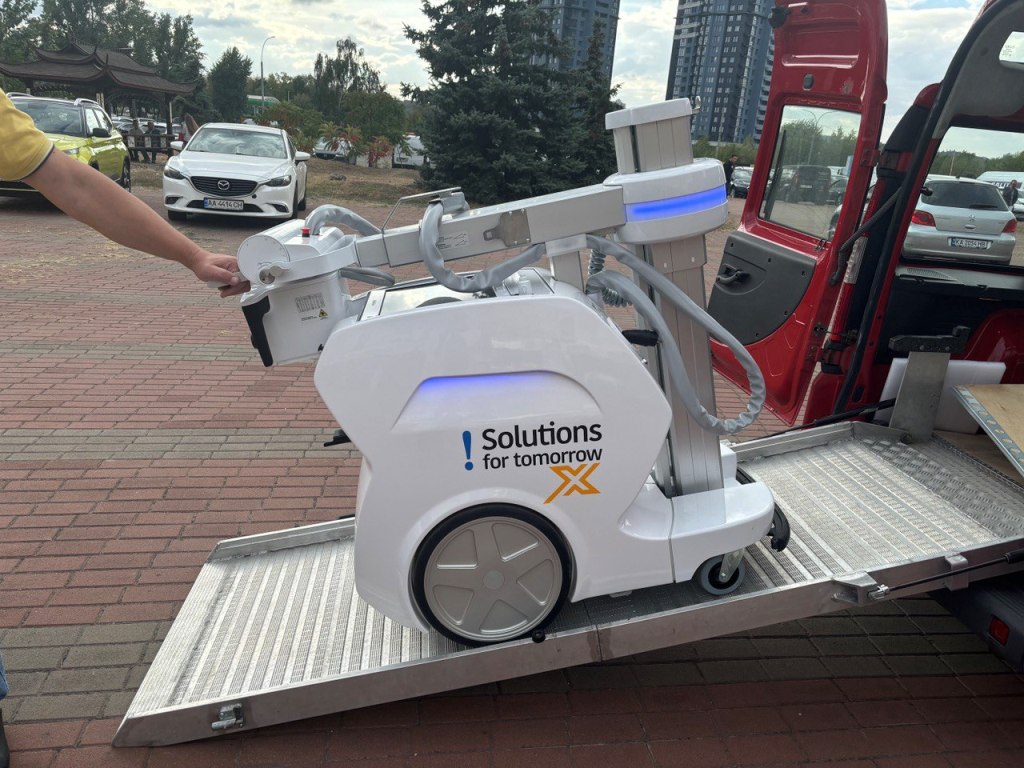 Mobile diagnostic X-ray_unit_!M1_ loading- into- a- van_Kyiv_Public Health_10.24